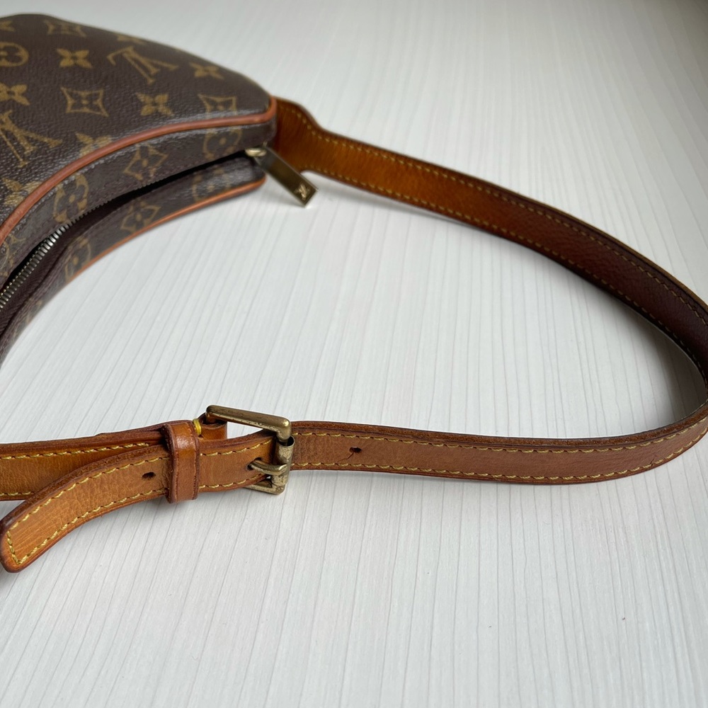 Louis Vuitton Croissant Bag - Picture 5 of 8